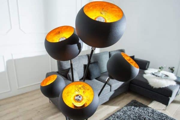 Čierno-zlatá stojanová lampa Magma 170 cm »