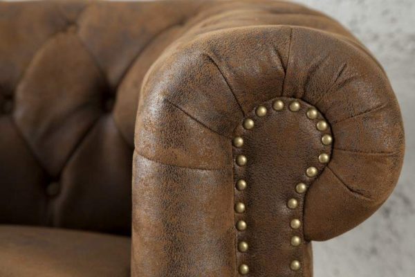 Hnedé kreslo Chesterfield »