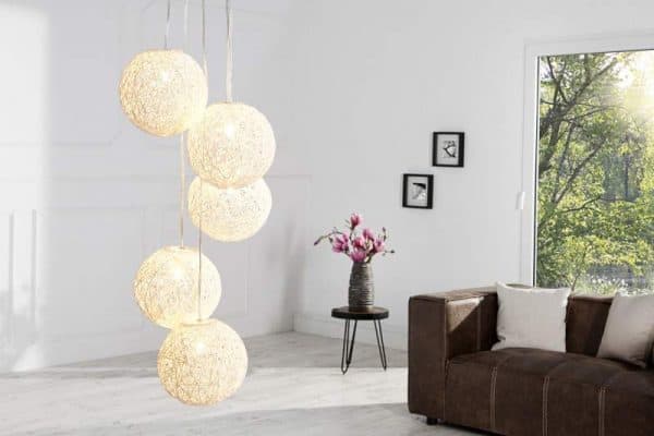 Osvetlenie 3 Moderná závesná lampa.