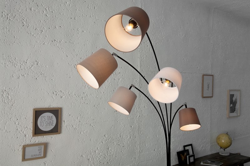 Stojaca lampa