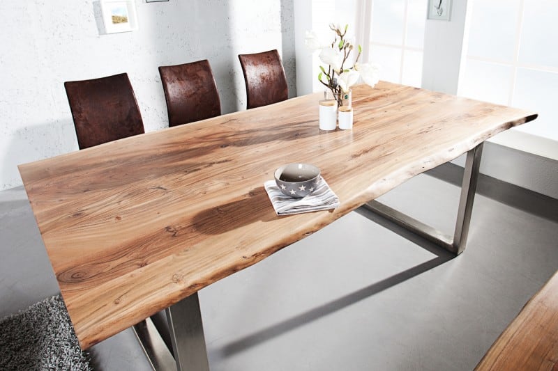 Jedálenský stôl z agátového dreva