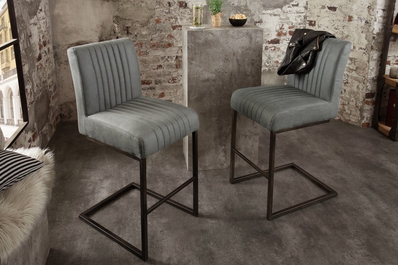 sivá barová stolička