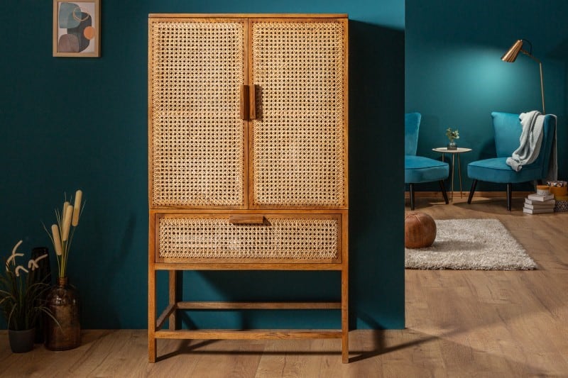 Štýlová komoda v materiálovej kombinácii mango - bambus. Zdroj: iKuchyne.sk